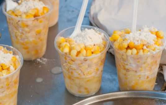 elote en el vaso corn in a cup