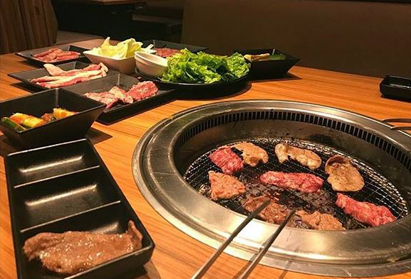 yakiniku Japanese style bbq grill restaurant