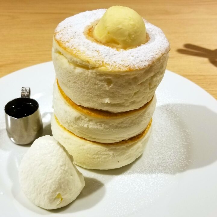 Japanese Soufflé Pancakes: Find These Fluffy Hot Cakes + Easy Recipe